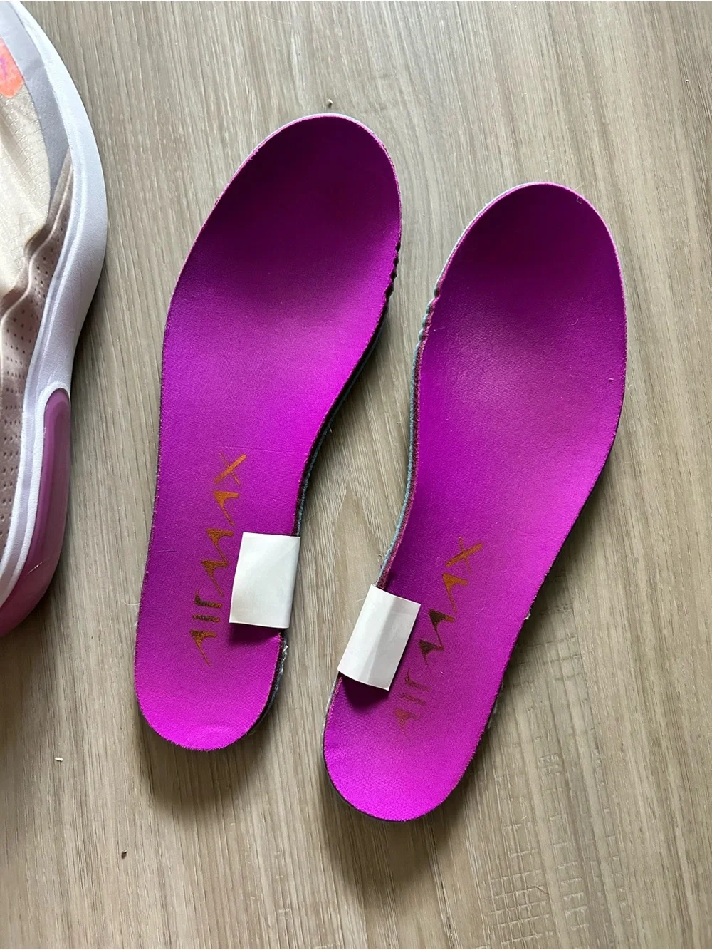 Nike Air Max Dia SE Sneakers Women’s Size 8 AR7410-106